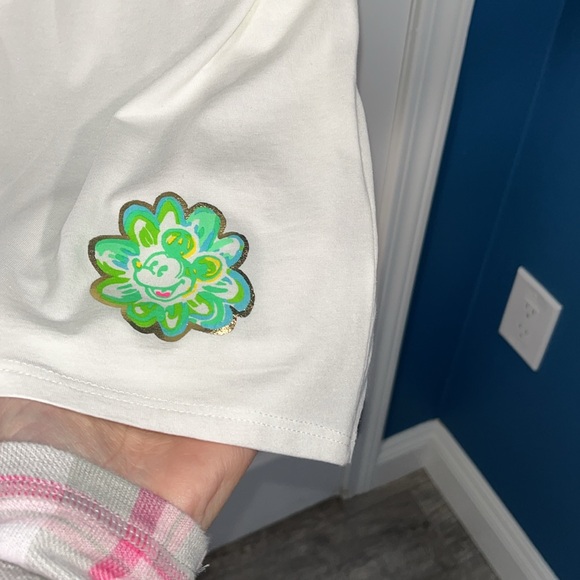 Lilly Pulitzer Finn top Lilly loves Disney size extra large - Picture 3 of 5